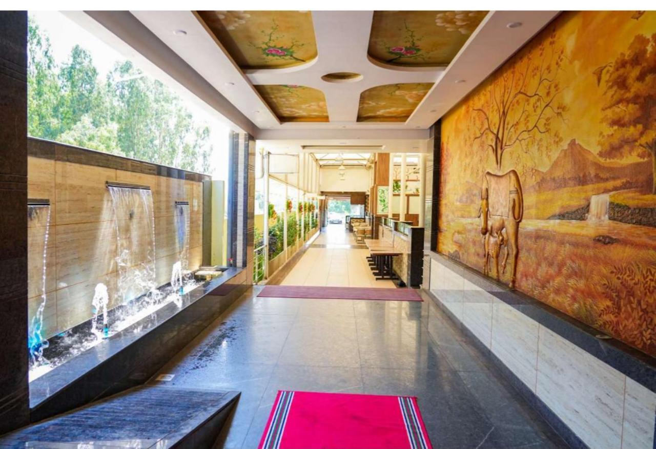 Sri Krishna Inn - Kempegowda Airport Bangalore Devanahalli Esterno foto