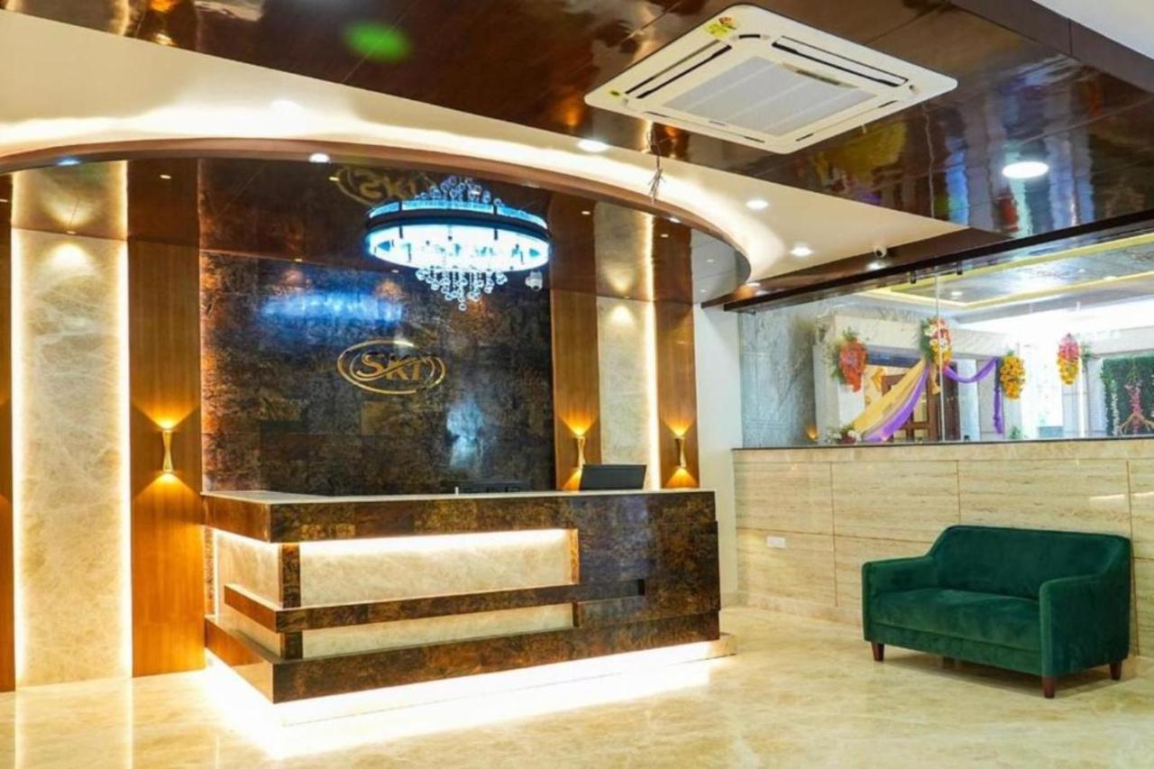 Sri Krishna Inn - Kempegowda Airport Bangalore Devanahalli Esterno foto