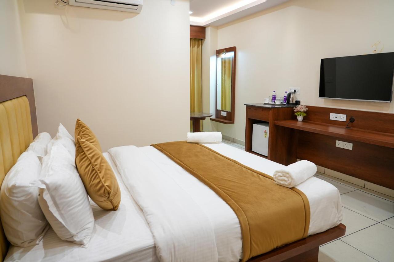 Sri Krishna Inn - Kempegowda Airport Bangalore Devanahalli Esterno foto