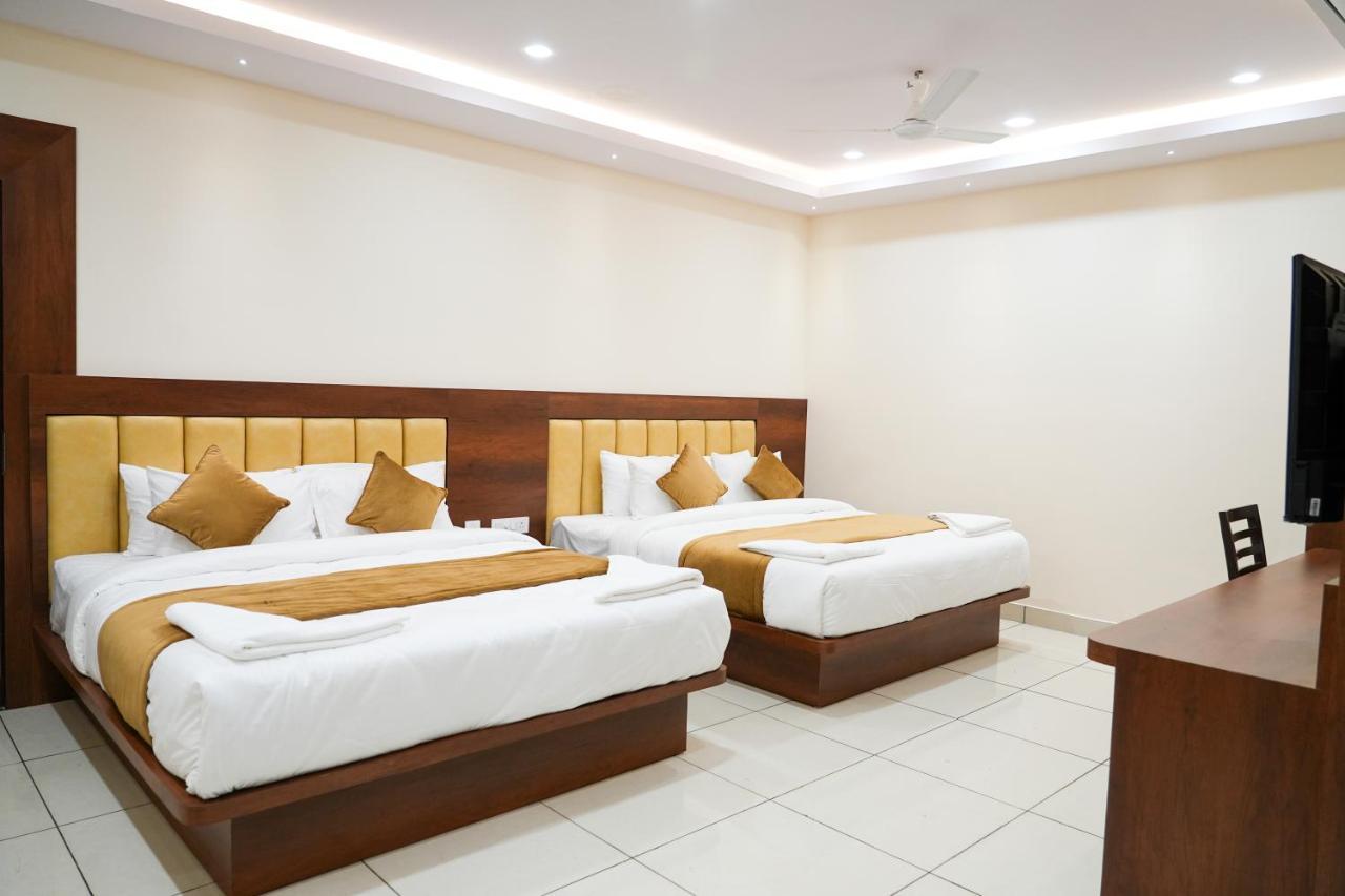 Sri Krishna Inn - Kempegowda Airport Bangalore Devanahalli Esterno foto