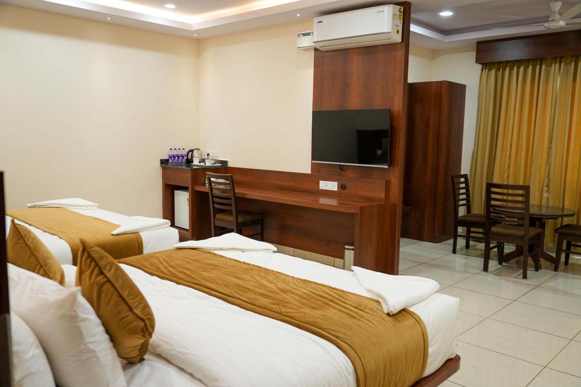 Sri Krishna Inn - Kempegowda Airport Bangalore Devanahalli Esterno foto