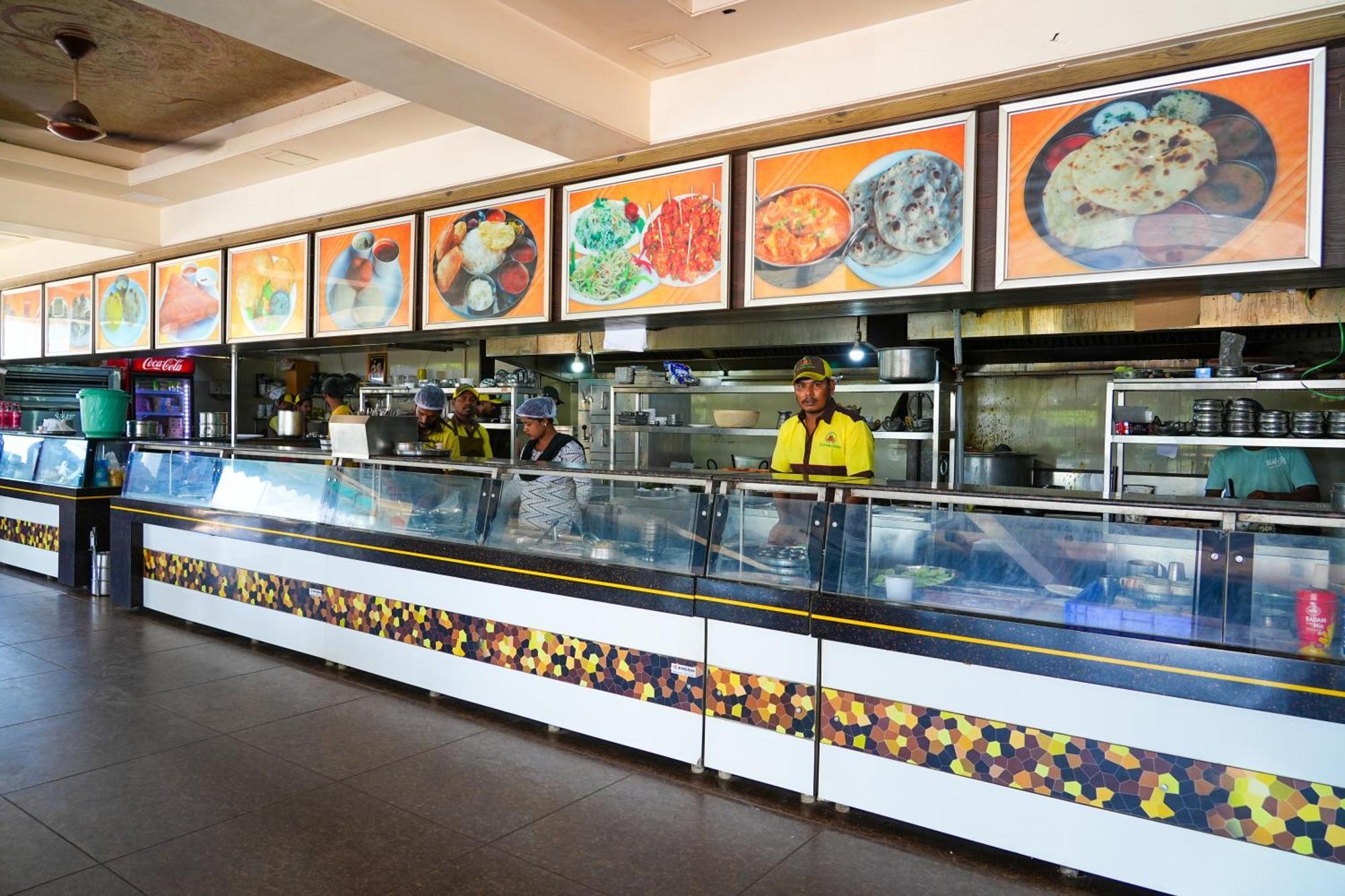 Sri Krishna Inn - Kempegowda Airport Bangalore Devanahalli Esterno foto