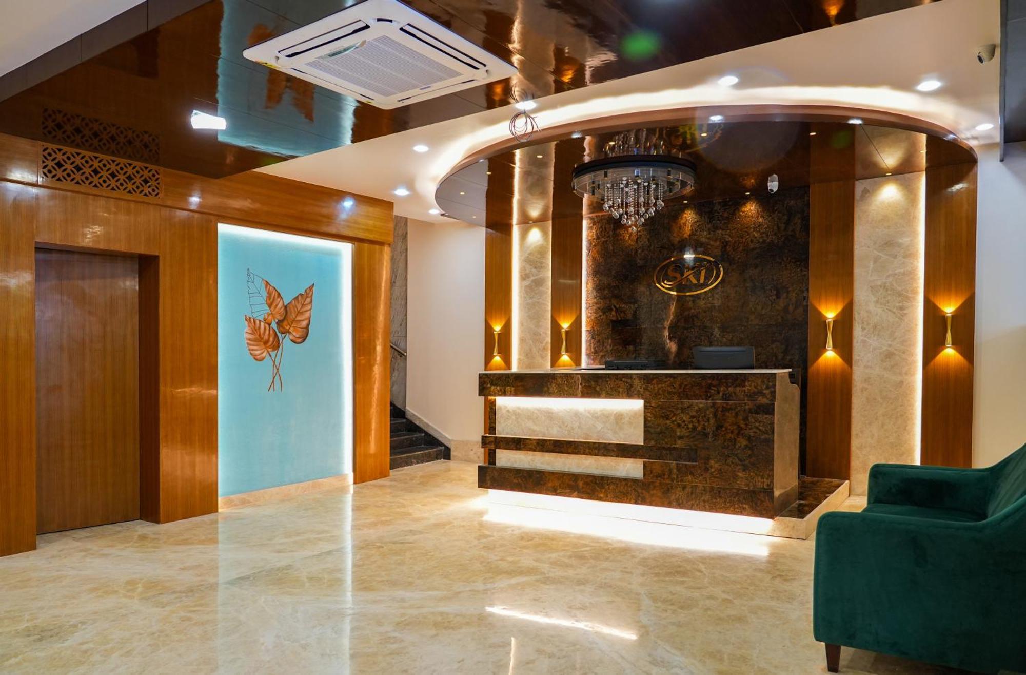 Sri Krishna Inn - Kempegowda Airport Bangalore Devanahalli Esterno foto