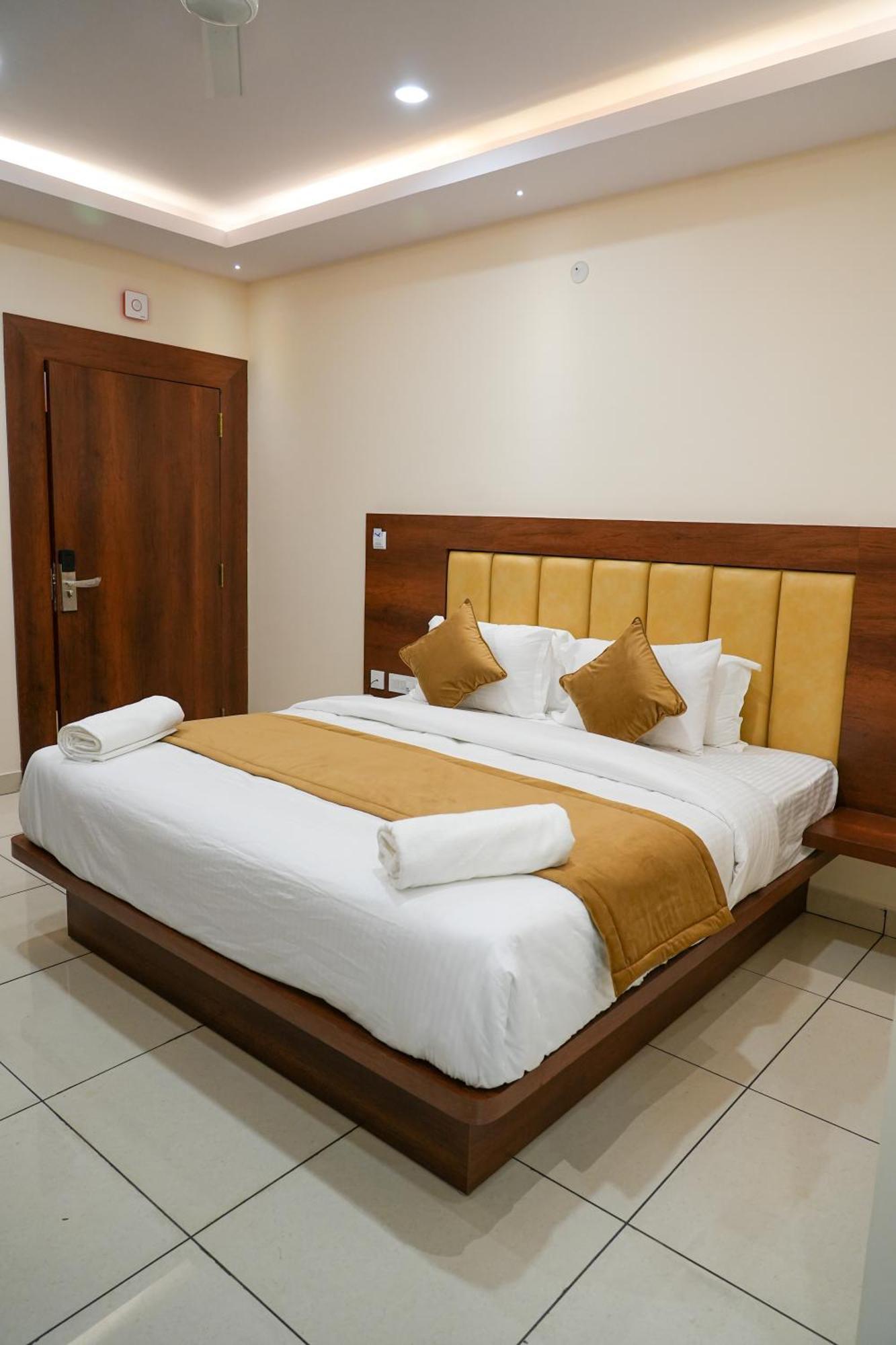 Sri Krishna Inn - Kempegowda Airport Bangalore Devanahalli Esterno foto