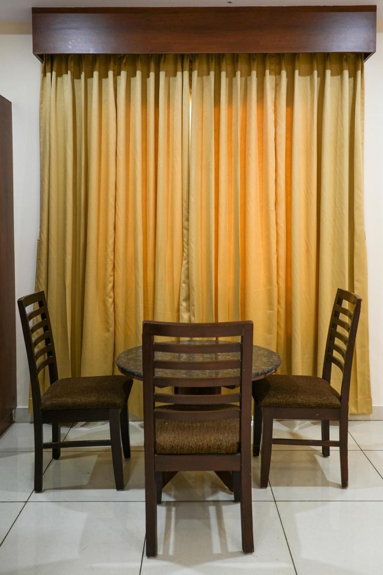 Sri Krishna Inn - Kempegowda Airport Bangalore Devanahalli Esterno foto