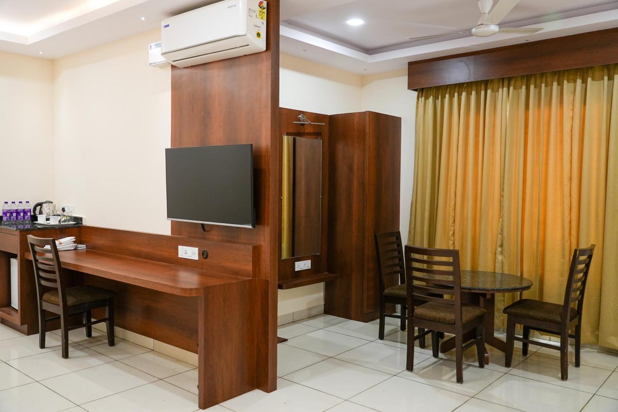 Sri Krishna Inn - Kempegowda Airport Bangalore Devanahalli Esterno foto